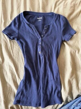 Hollister Women's Navy Ribbed Henley Top